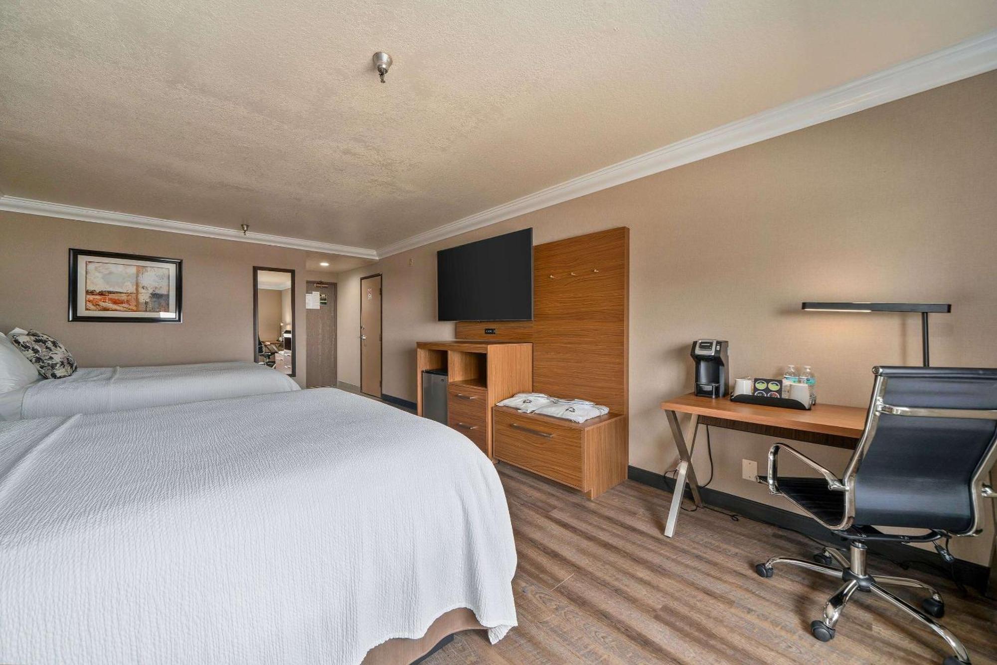 Best Western Plus Newport Mesa Inn Коста Меса Екстериор снимка