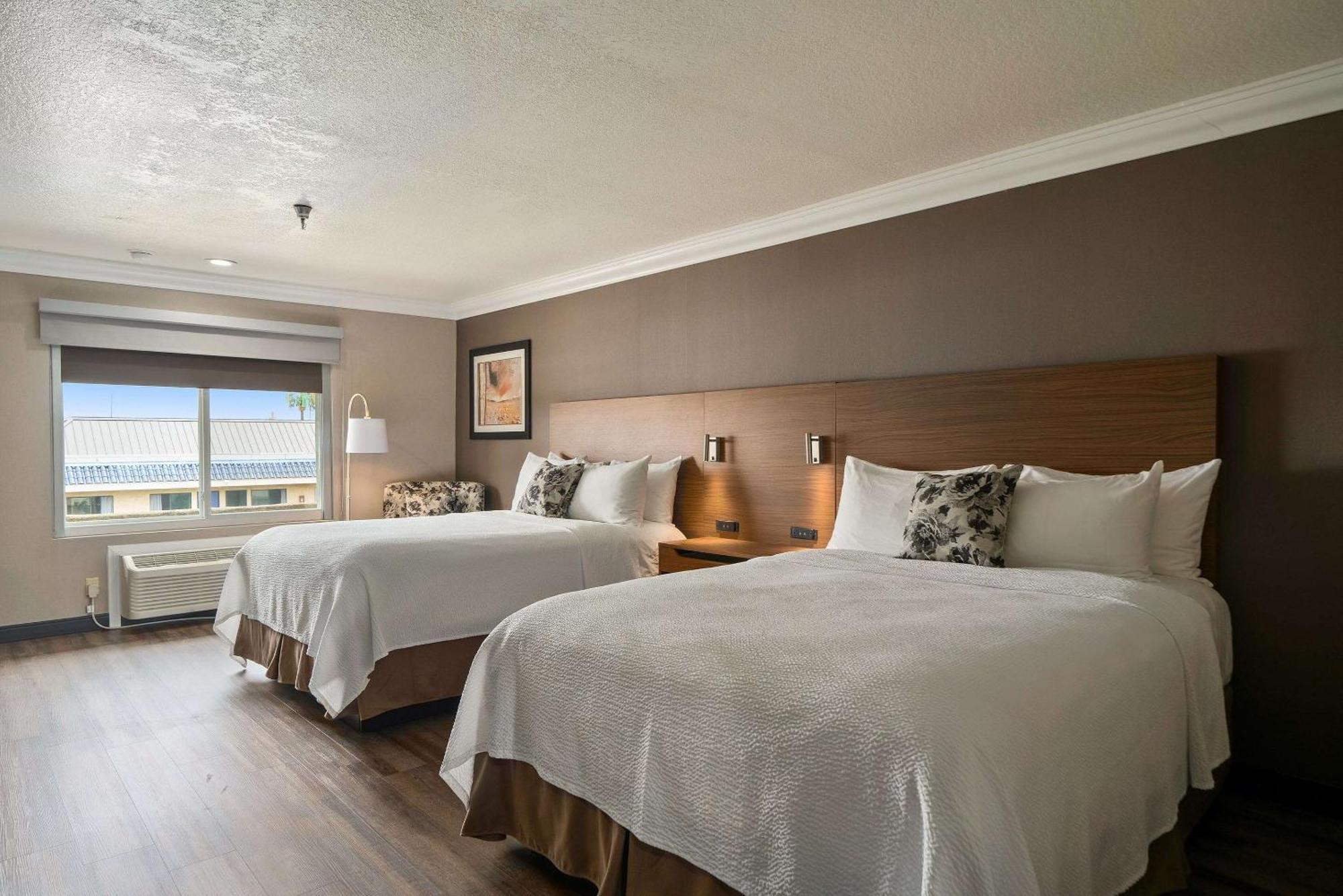 Best Western Plus Newport Mesa Inn Коста Меса Екстериор снимка
