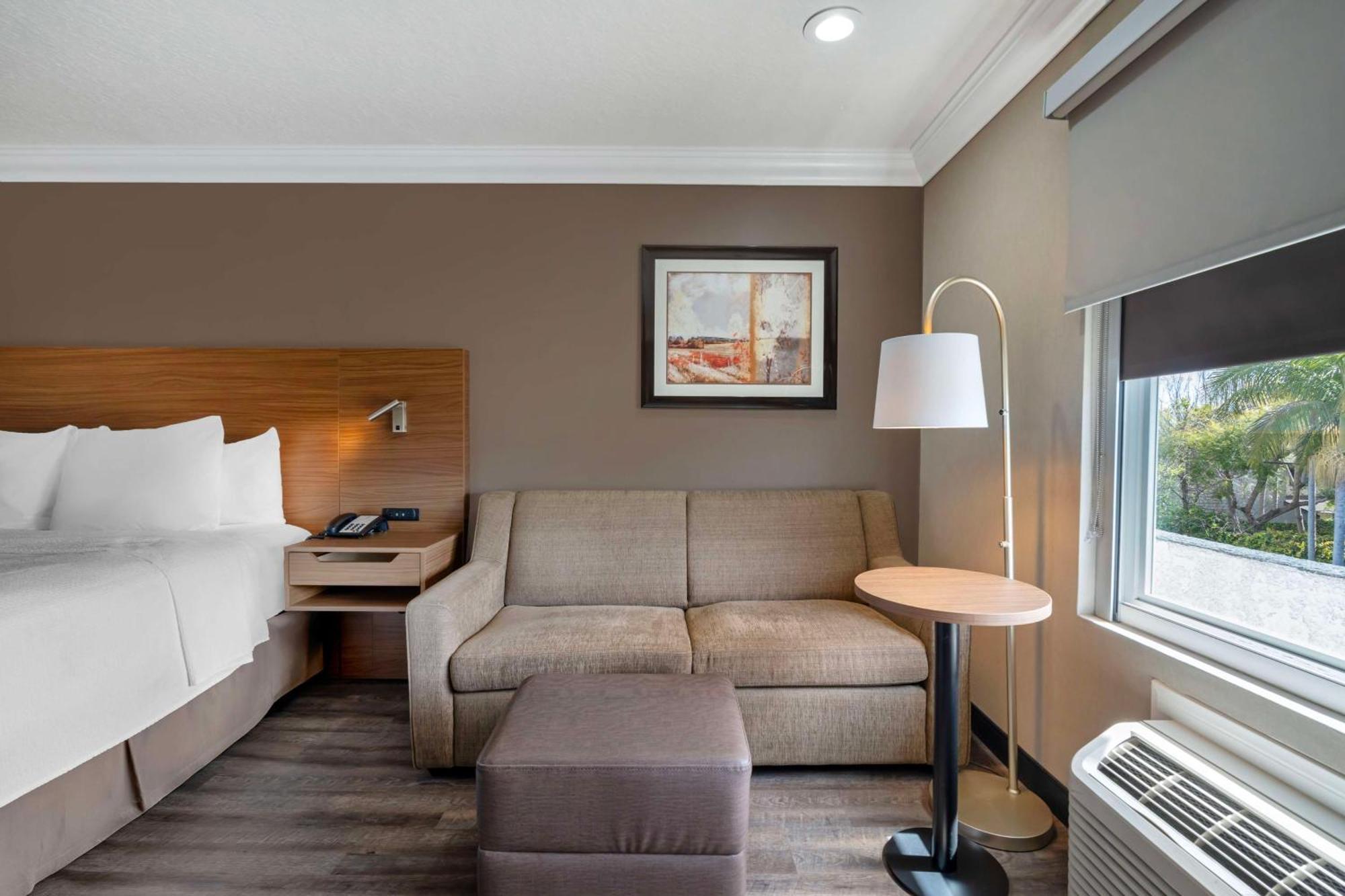 Best Western Plus Newport Mesa Inn Коста Меса Екстериор снимка