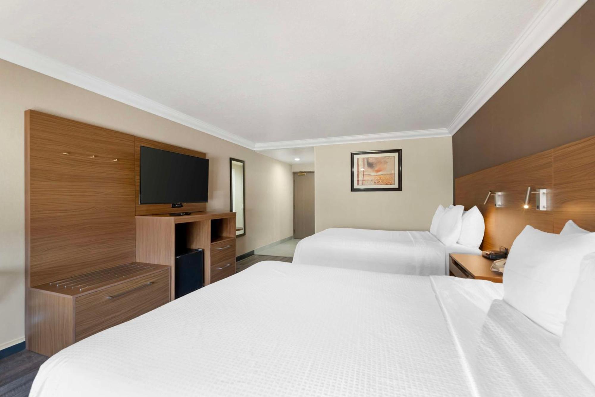 Best Western Plus Newport Mesa Inn Коста Меса Екстериор снимка