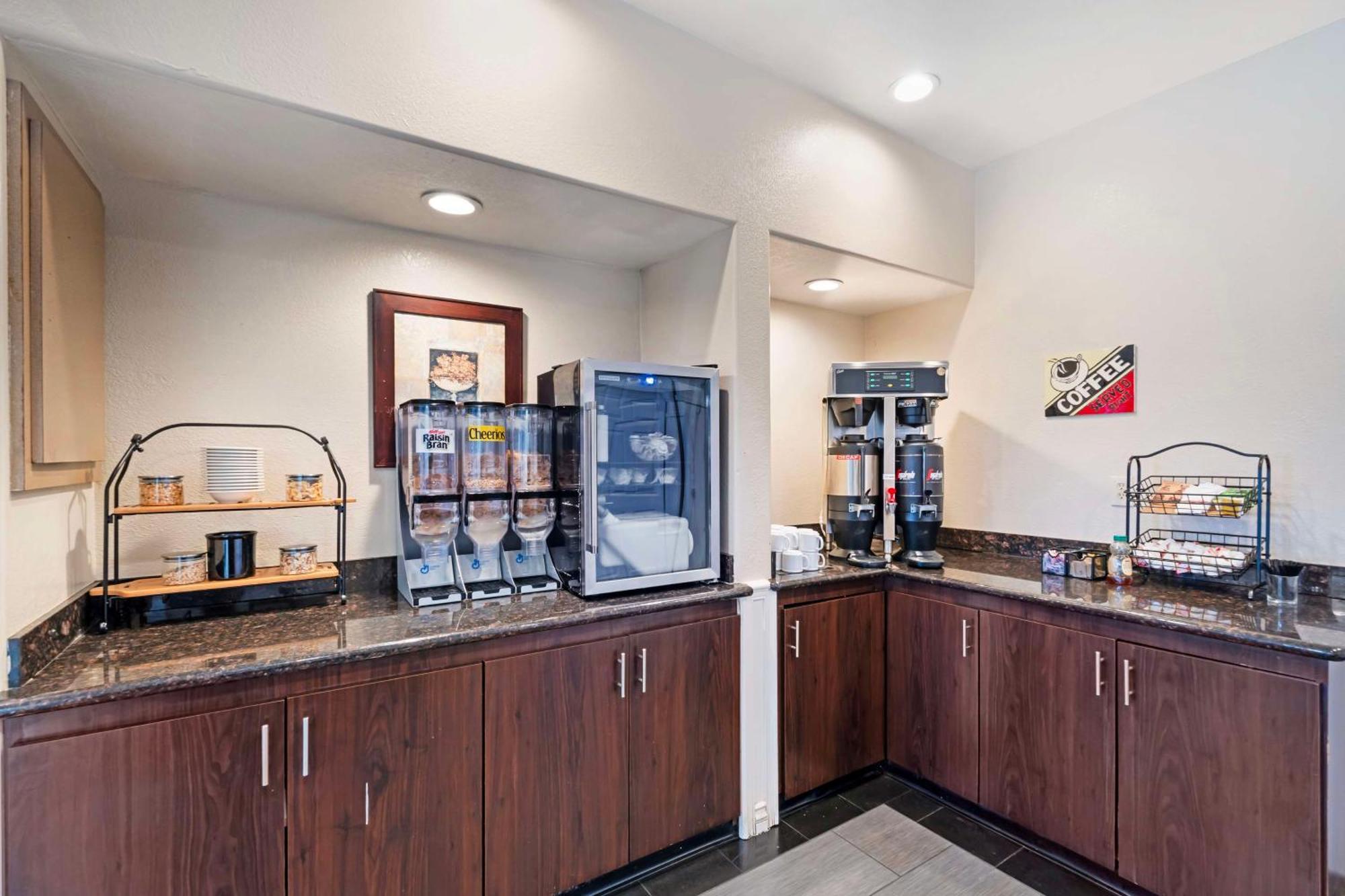Best Western Plus Newport Mesa Inn Коста Меса Екстериор снимка