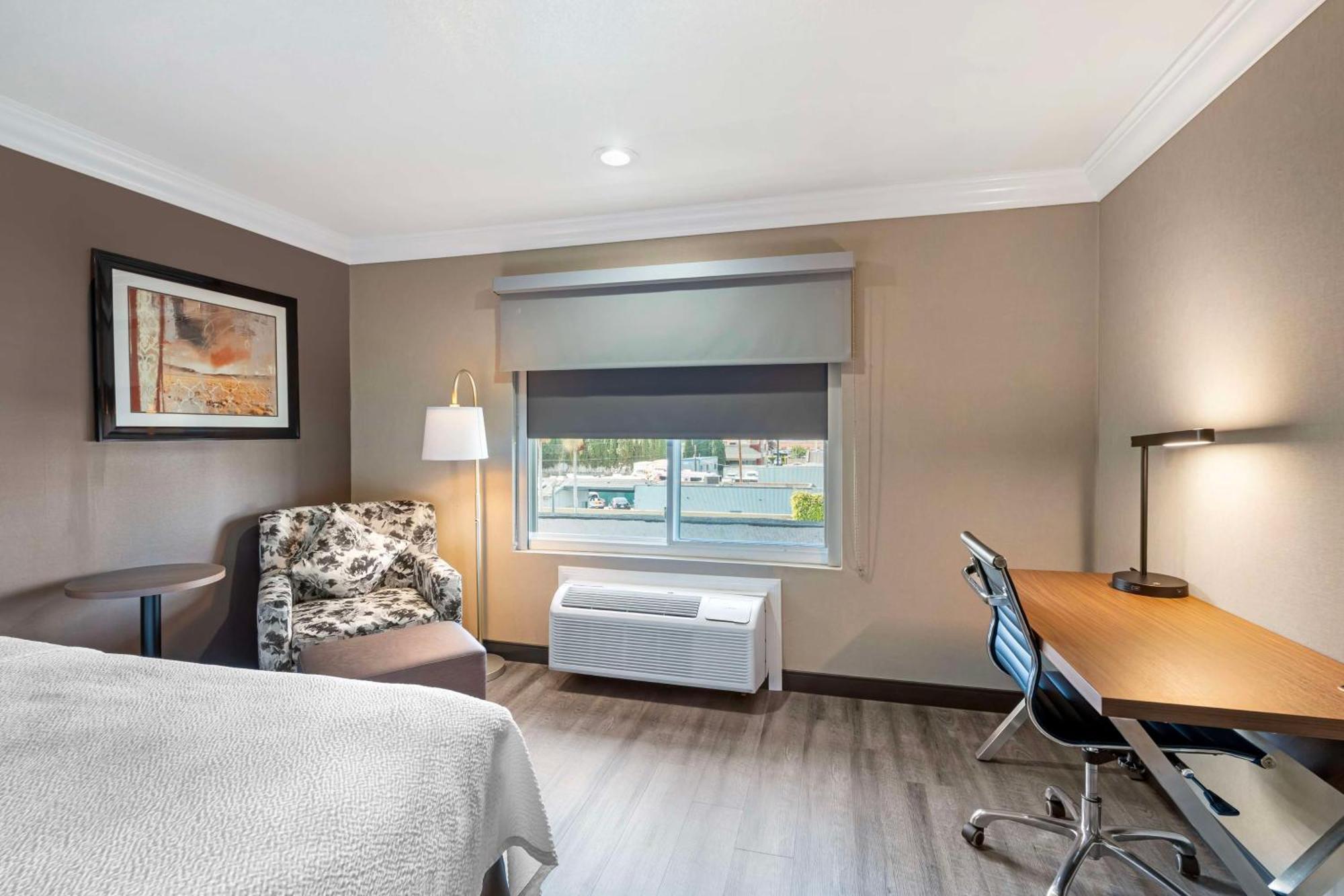 Best Western Plus Newport Mesa Inn Коста Меса Екстериор снимка