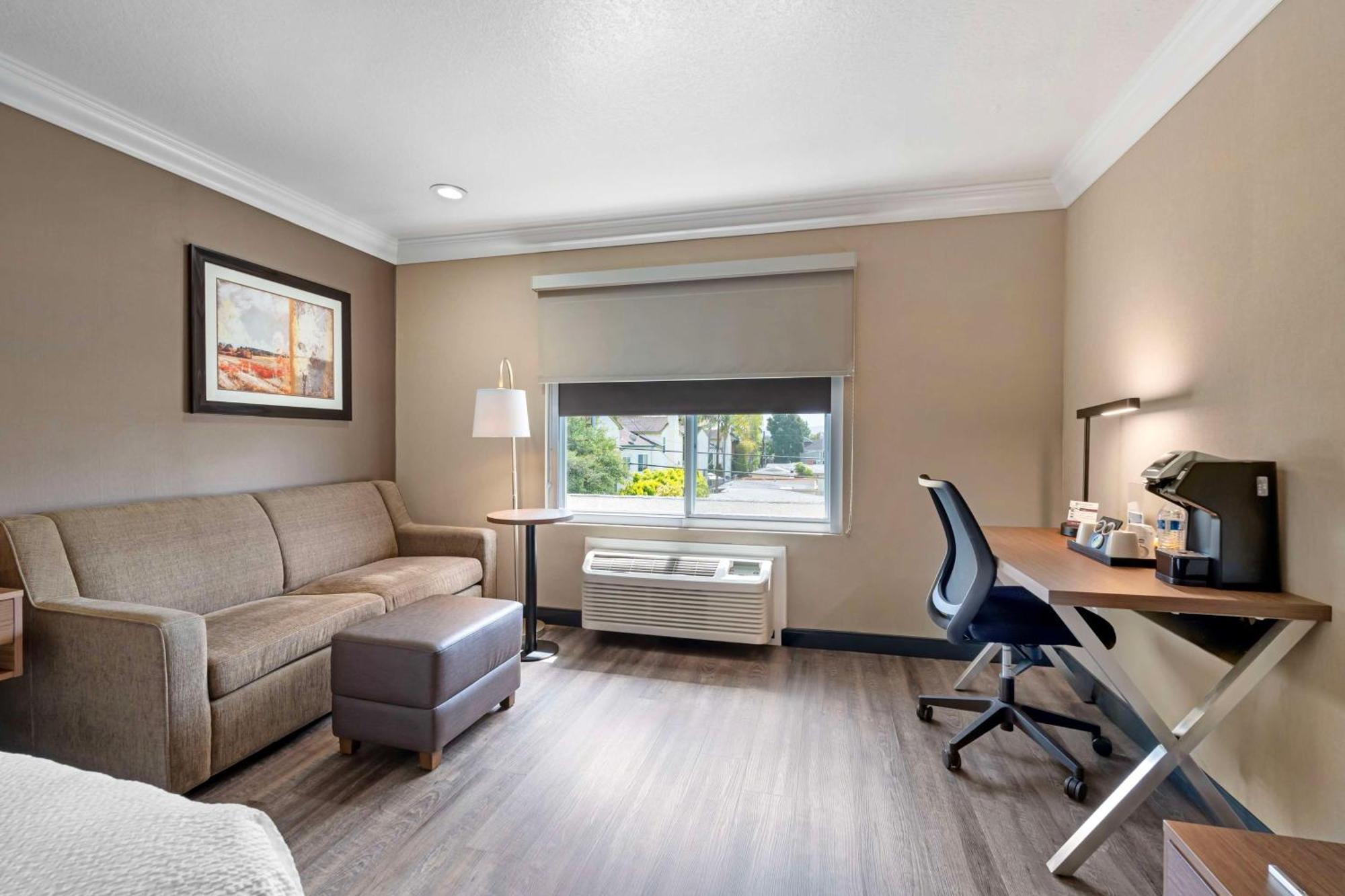 Best Western Plus Newport Mesa Inn Коста Меса Екстериор снимка