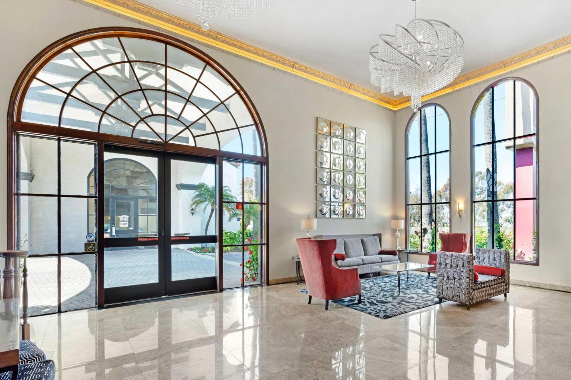 Best Western Plus Newport Mesa Inn Коста Меса Екстериор снимка