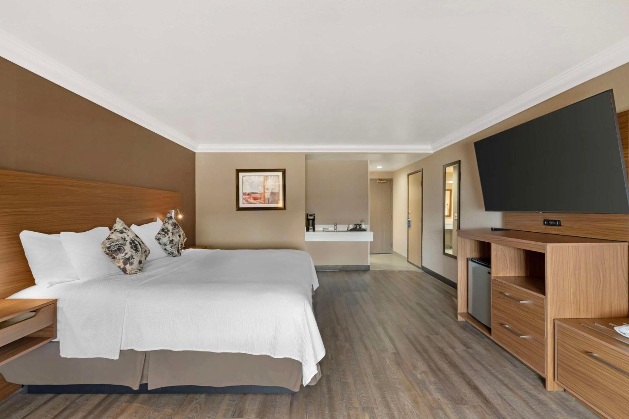 Best Western Plus Newport Mesa Inn Коста Меса Екстериор снимка