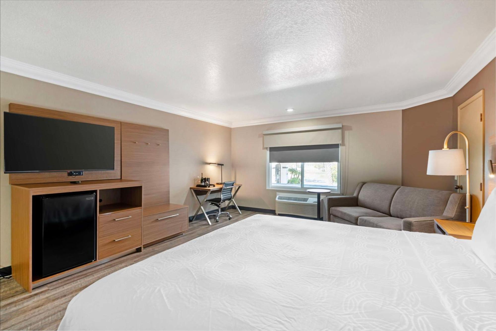 Best Western Plus Newport Mesa Inn Коста Меса Екстериор снимка