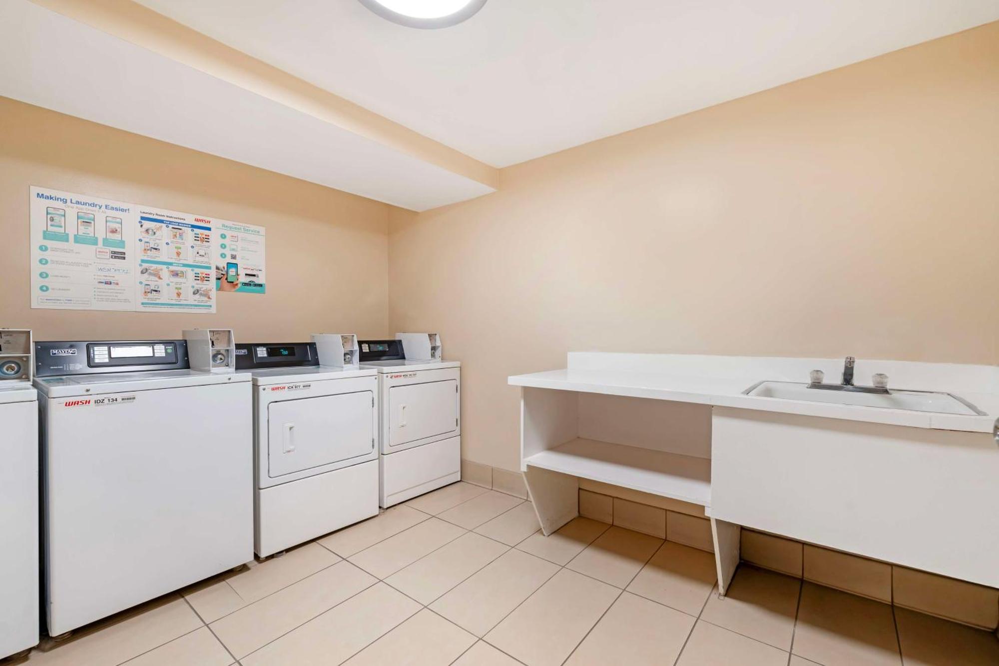 Best Western Plus Newport Mesa Inn Коста Меса Екстериор снимка
