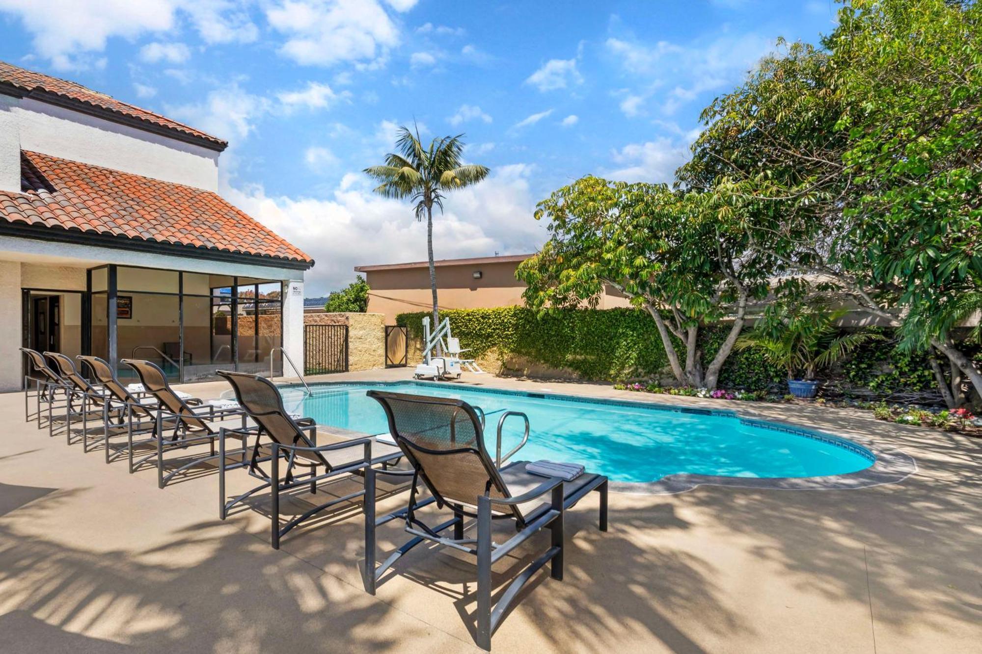 Best Western Plus Newport Mesa Inn Коста Меса Екстериор снимка